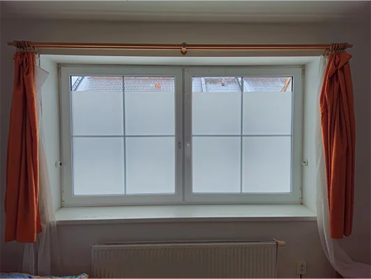 Okenní fólie a reklamní polepy